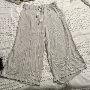 Lululemon Grey cropped wide leg sweatpants size 12 SO SOFT!